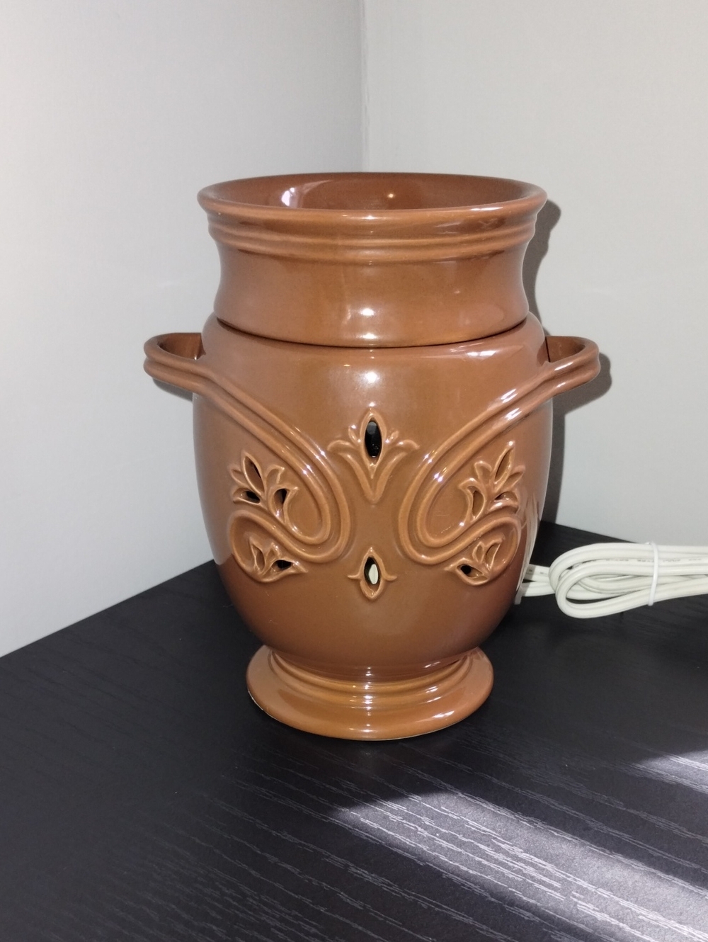 Ceramic Fragrance Warmer in Glossy Brown with Decorative Relief